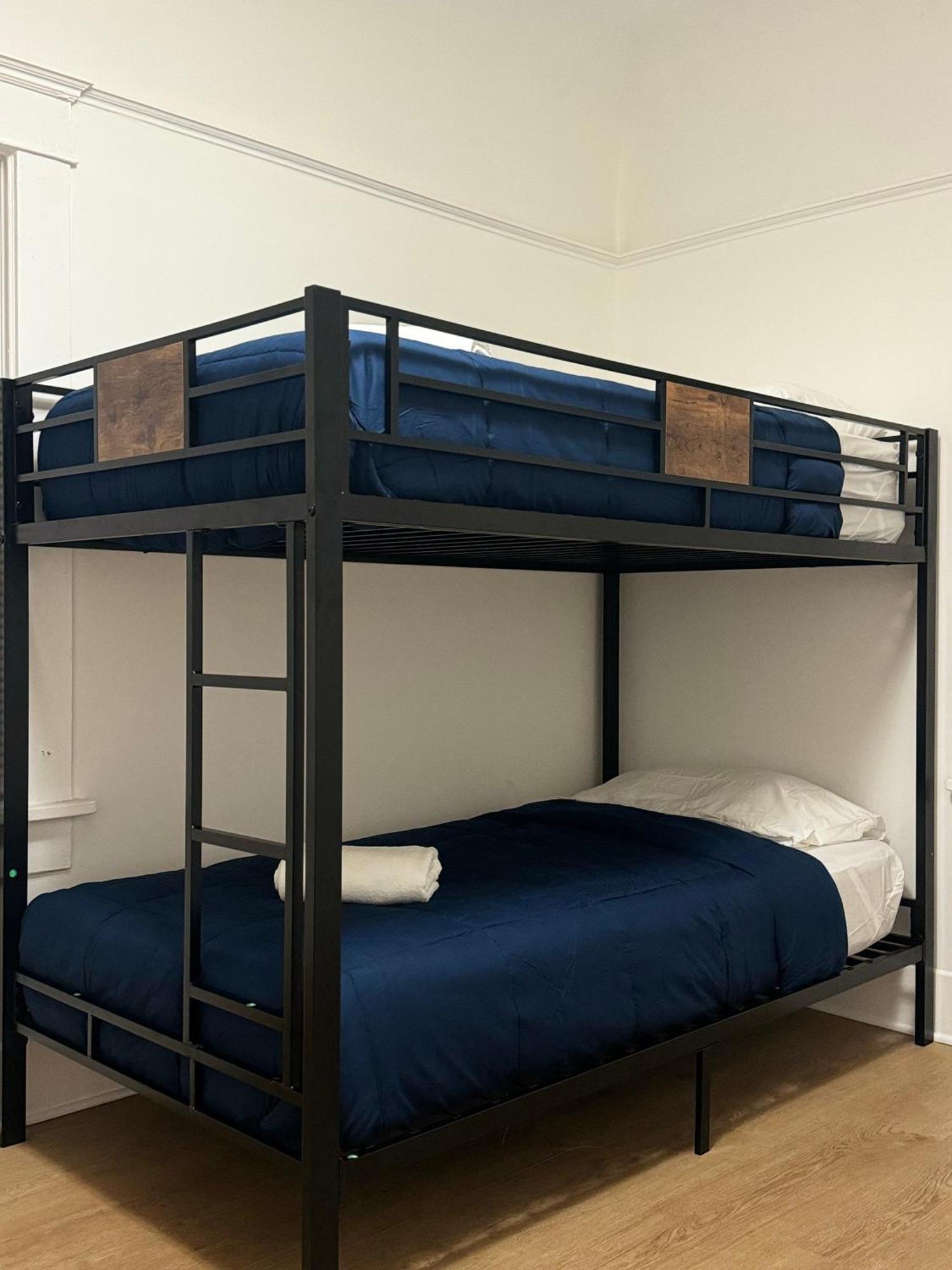 White House Hostel Лос Анджелис Екстериор снимка